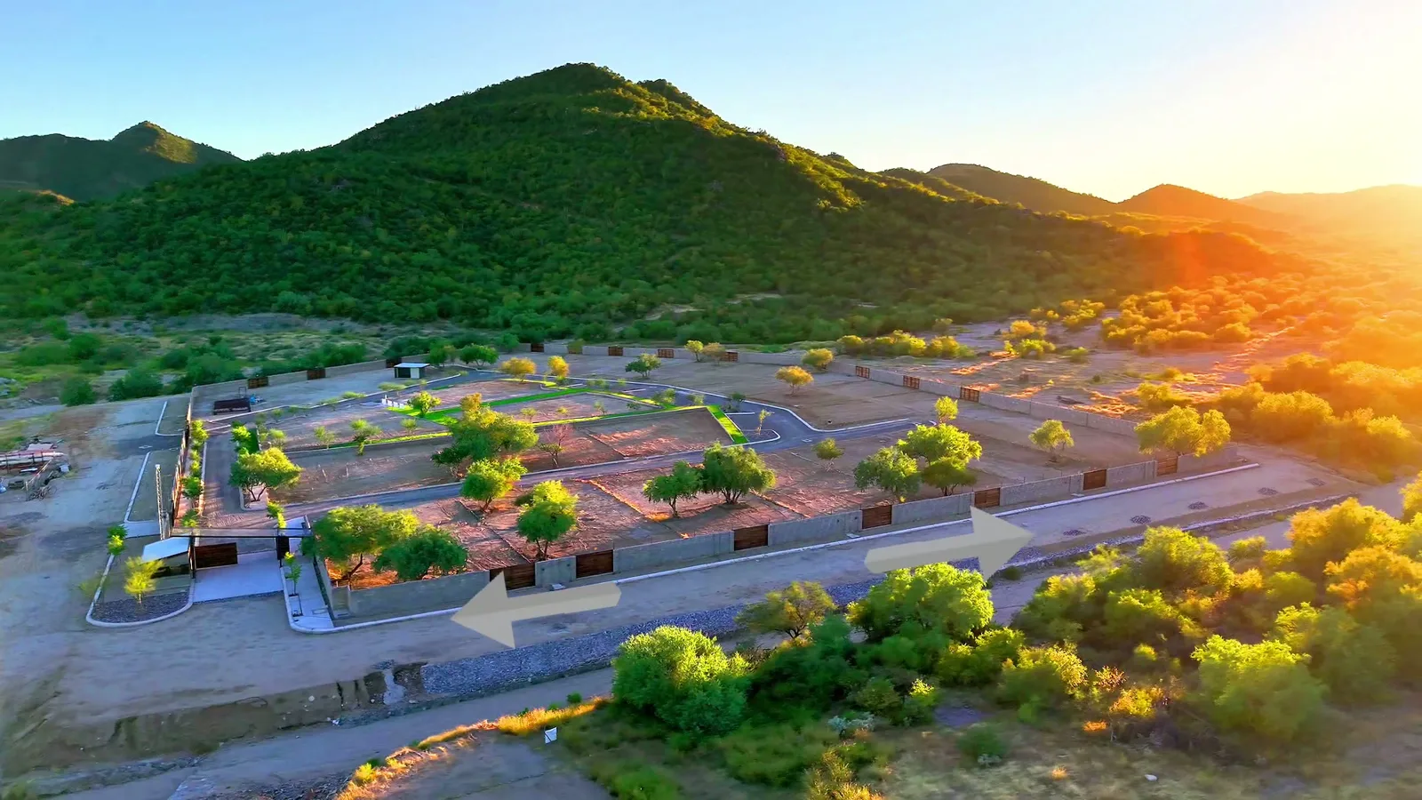 El sol cae sobre los lotes de Artesa